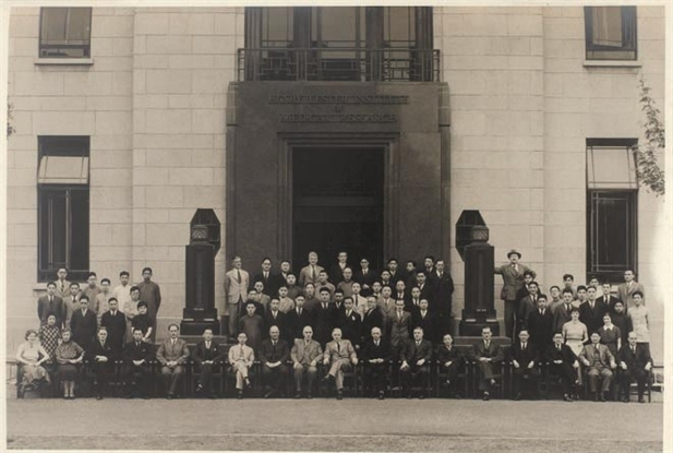 图为1935年5月，雷士德医学研究院全体成员合影.jpg