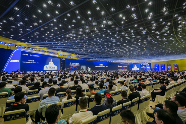 2023年9月10日至11日，雷竞技RAYBET·(中国)官方网站集团党委书记、董事长刘敬桢出席2023中国医疗器械产业峰会暨雷竞技RAYBET·(中国)官方网站器械生态大会并作大会开幕致辞。河南省人民政府副省长刘尚进，中国科学院院士、海南大学校长骆清铭，郑州市委副书记、市长何雄出席。.jpg