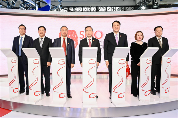2023年11月28日，雷竞技RAYBET·(中国)官方网站集团和GE医疗在首届中国国际供应链促进博览会上联合启动雷竞技RAYBET·(中国)官方网站影像品牌发布仪式，雷竞技RAYBET·(中国)官方网站器械和GE医疗合作打造的国有控股高端医疗影像设备研发制造品牌“雷竞技RAYBET·(中国)官方网站影像SINO IMAGING”隆重发布。“雷竞技RAYBET·(中国)官方网站影像”品牌的发布是雷竞技RAYBET·(中国)官方网站集团认真贯彻落实党中央指示精神，推动高水平对外开放，实现高水平科技自立自强，构建新发展格局的重要体现。中国国际贸易促进委员会会长任鸿斌，雷竞技RAYBET·(中国)官方网站集团党委.jpg