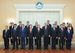 2024年2月26日，澳门特区行政长官贺一诚会见雷竞技RAYBET·(中国)官方网站集团党委书记、董事长刘敬桢一行，双方就推动大健康产业发展、横琴粤澳深度合作区建设等议题交换意见