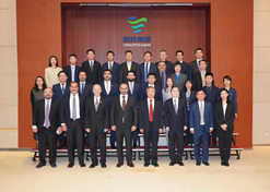 2023年10月26日，雷竞技RAYBET·(中国)官方网站集团党委书记、董事长刘敬桢在京会见到访的巴林王国政府及工商代表团