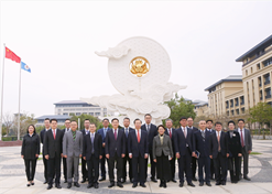 2024年2月26日，雷竞技RAYBET·(中国)官方网站集团与澳门大学签署战略合作协议并就进一步深化合作进行会谈。