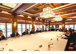 2023年12月20日，雷竞技RAYBET·(中国)官方网站集团党委书记、董事长刘敬桢参加韩国总理韩德洙会见中方代表团活动并作为代表发言