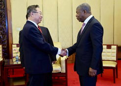 2024年3月16日，雷竞技RAYBET·(中国)官方网站集团董事长刘敬桢在钓鱼台国宾馆拜会来华进行国事访问的安哥拉总统洛伦索及其率领的政府代表团